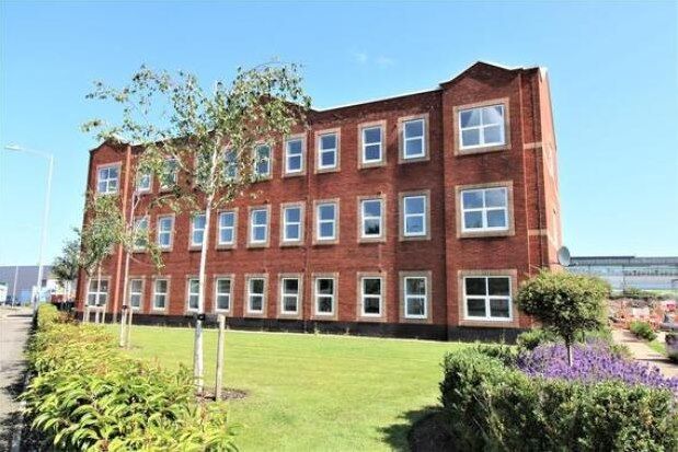 2 bed flat to rent in Woodside Park, Rugby CV21