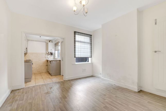 16 Broomhill Road, Nottingham photo 4