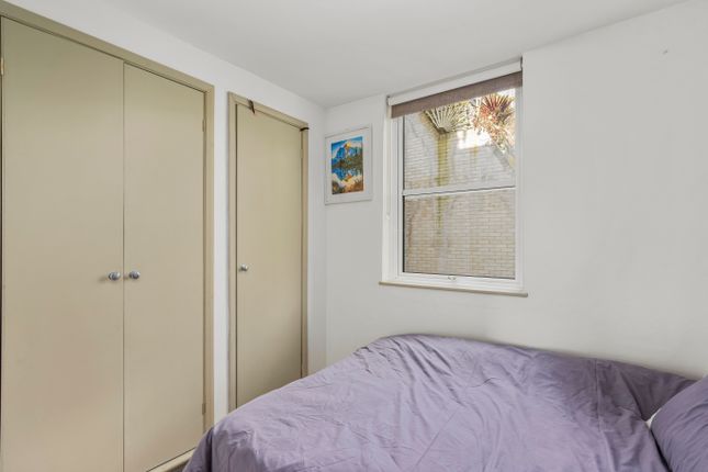 Flat for sale in South Rise, St. Georges Fields, London