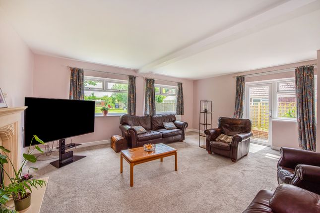 102, Downhouse Road, Waterlooville photo 4