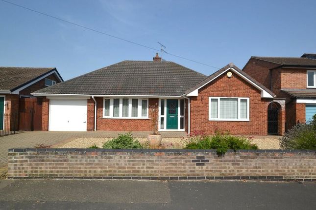 Thumbnail Bungalow for sale in Lodge Way, Grantham