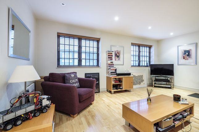 Thumbnail Flat to rent in Cayenne Court, London