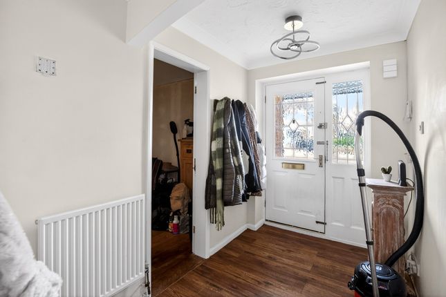 139, Bourton Way, Wellingborough photo 3