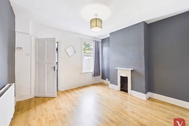 66, Ashton Road, Luton photo 3