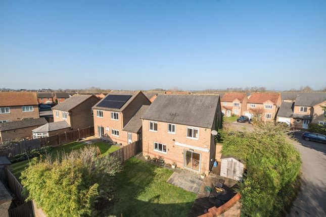 32 LILY CLOSE, Lily Close, Bicester, Bicester photo 3