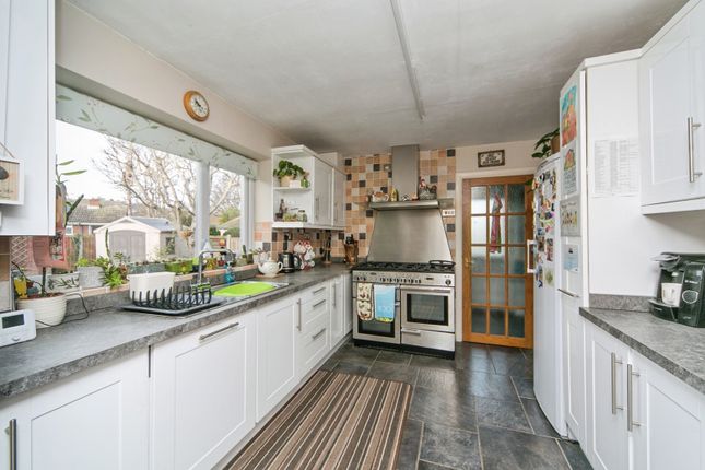 4, Bryn Avenue, Colwyn Bay photo 3