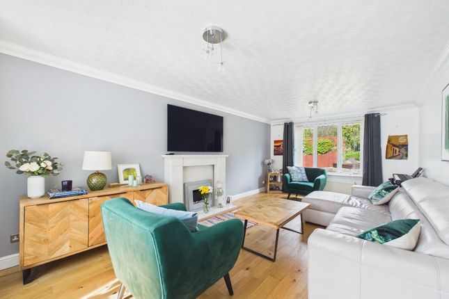 18, Mclaren Grove, East Kilbride photo 2