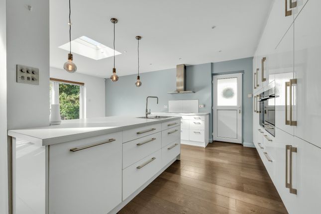 21, Mayfield Road, Walton-on-Thames photo 5