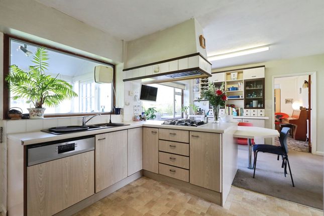 1, Mountford Close, Warwick photo 4