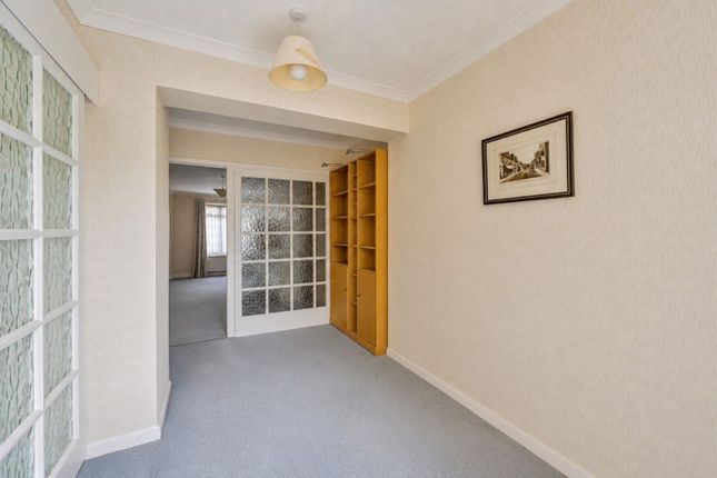 Ockenden Road, Woking photo 4