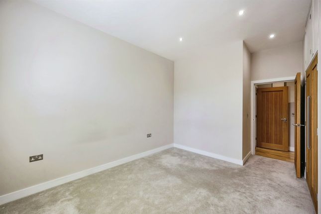 Flat for sale in Furlong Road, Bourne End