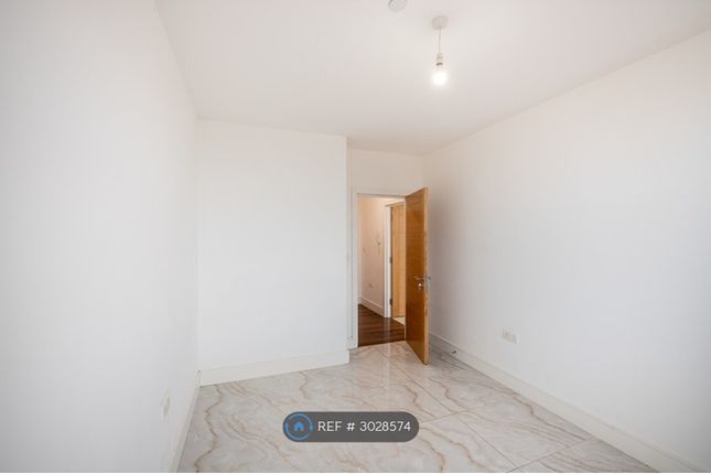 Flat, Wiltshire Court Farnsby St, Swindon photo 5