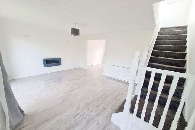 23 Marston Close, Manchester photo 2