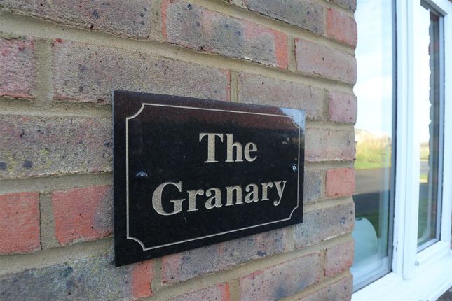 15 The Granary, Warren Farm, Warren Road, Milton Keynes photo 3