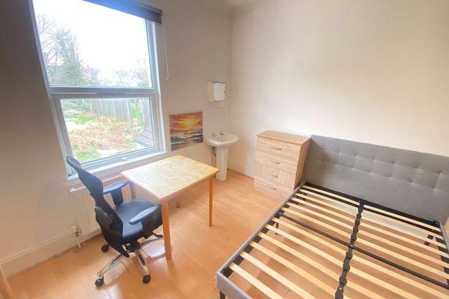 Thumbnail Detached house to rent in Melfort Road, Thornton Heath