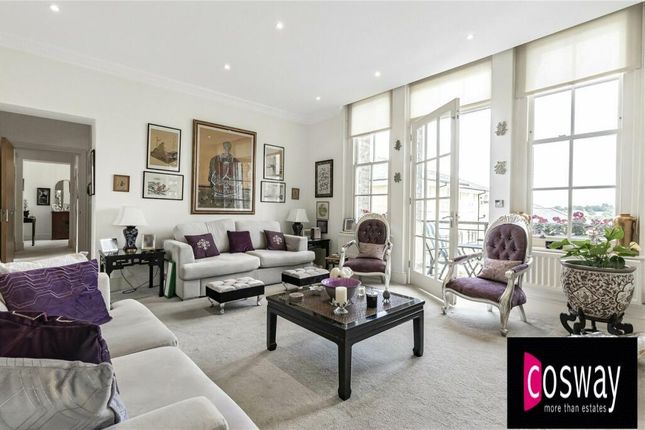 11 Littleberry Court, St. Vincents Lane, Mill Hill Village, London photo 2