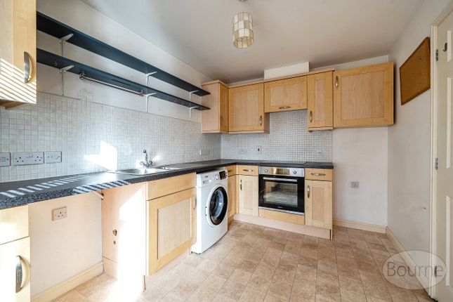 16, Barentin Way, Petersfield photo 2