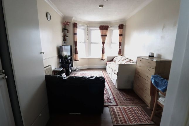 Flat for sale in District Road, Wembley