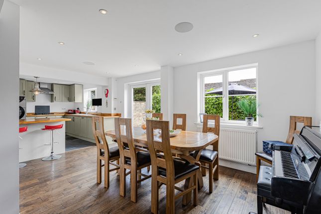 18, Station Road, Cirencester photo 4