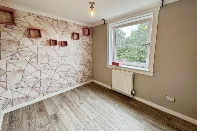 10F, Waulking Mill Road, Faifley,, Clydebank photo 5