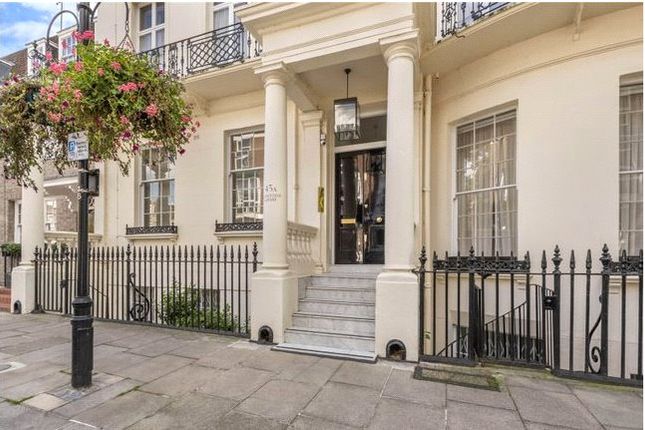Thumbnail Flat for sale in Gloucester Square, Hyde Park, London