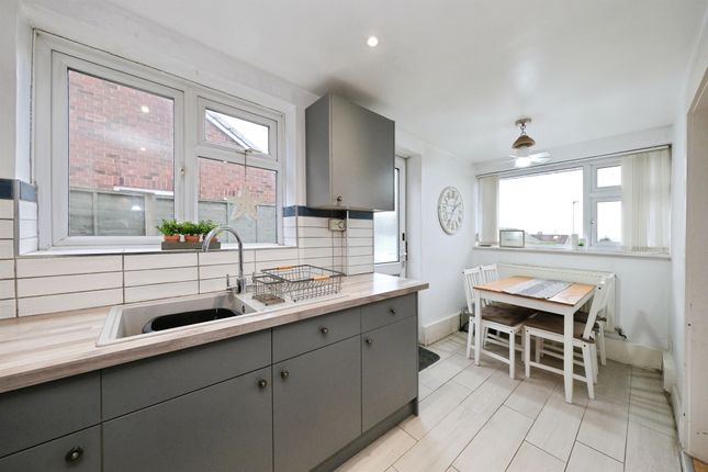 21, Calder Close, DERBY photo 4