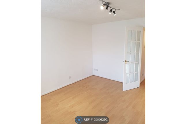 Lowdell Close, Yiewsley, West Drayton photo 5