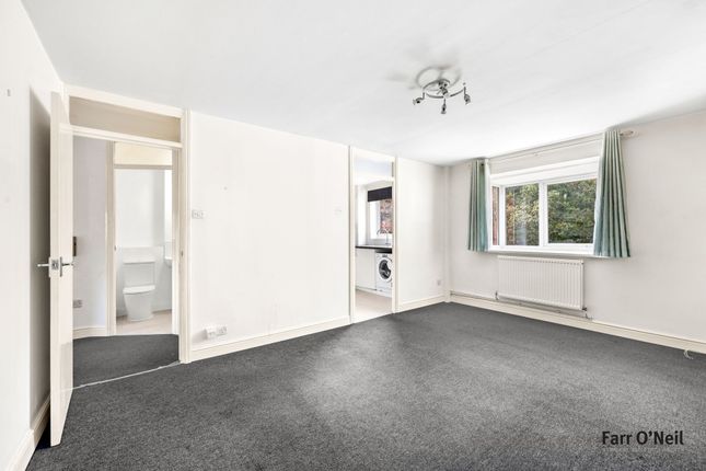 12, Swanshope, Loughton photo 3