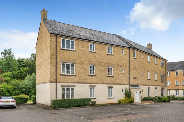Thumbnail Flat for sale in Madley Brook Lane, Witney, Oxfordshire