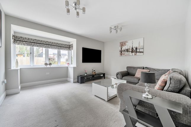 35, Chiltern Gardens, Reading photo 2