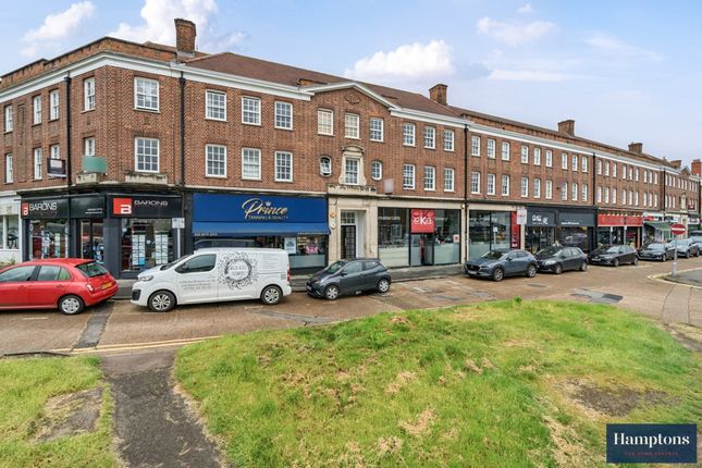 Thumbnail Flat to rent in Hampton Court Parade, East Molesey