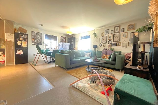 Flat 6, 6, Bartlett Avenue, Farnham photo 4