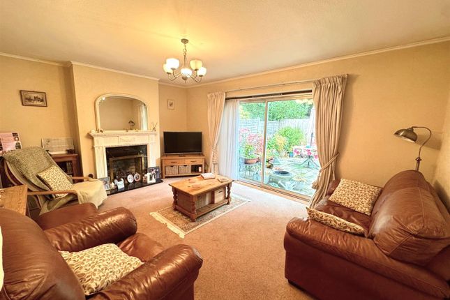 69, Ryelaw Road, Fleet photo 4