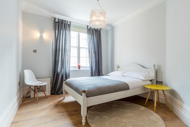 Flat to rent in Queen Alexandra Mansions, Hastings Street, London