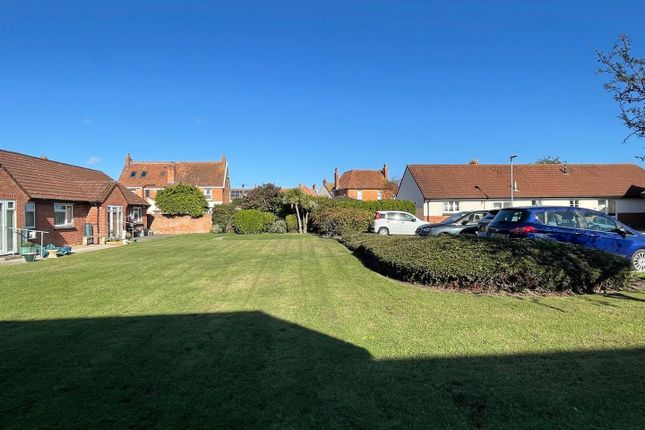 Priory Gardens, Burnham-On-Sea photo 2