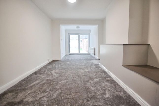 35, Delamere Road, Earley photo 5