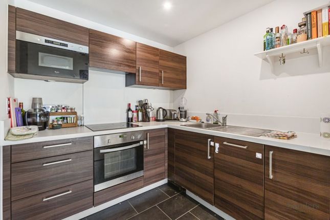 Flat for sale in Roseberry Place, Dalston, London