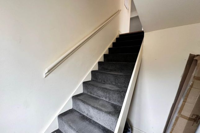 5b, Ely Road, London photo 2