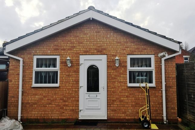Studio to rent in Christchurch Road, Ilford