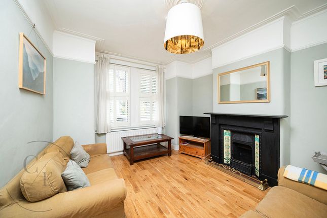 37 Morrison Avenue, London photo 3
