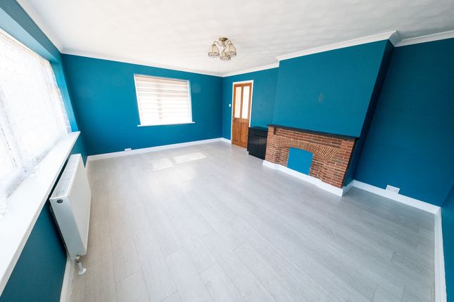 2, Bourne Close, Horndean photo 2