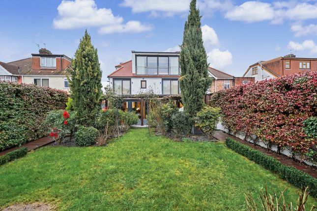 136, Cairnfield Avenue, London photo 4