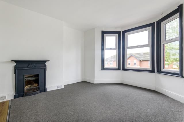 Flat 6 Alexandra House, Alexandra Road, Llandrindod Wells photo 3