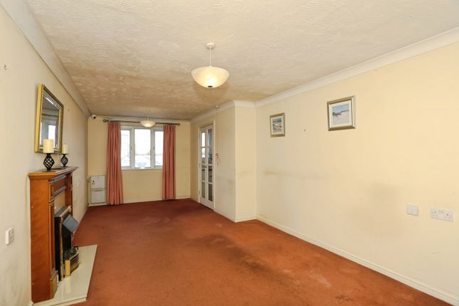 75 Stannard Court,, Culverley Road, London photo 3