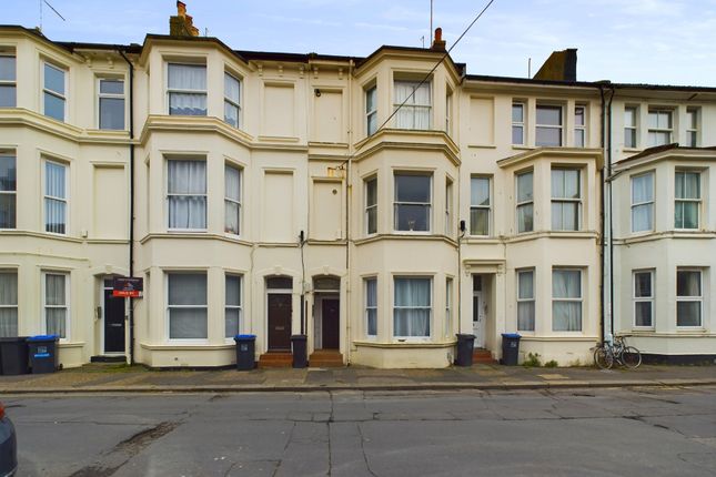 Flat to rent in Western Place, Worthing