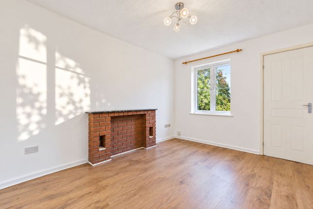 2 Nine Acres Green, Worcester photo 4