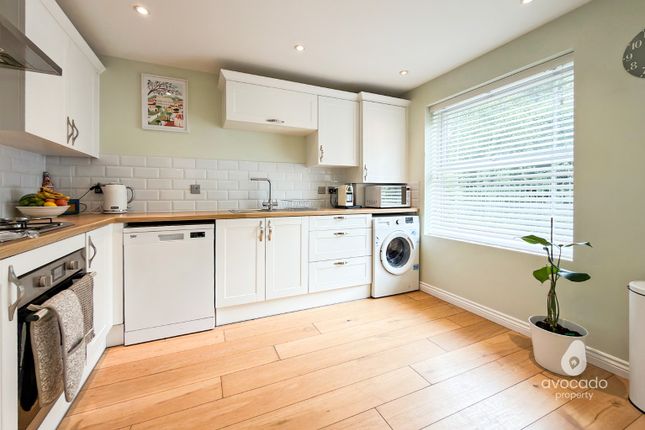 14 Blackbird Place, Bracknell, Berkshire photo 4