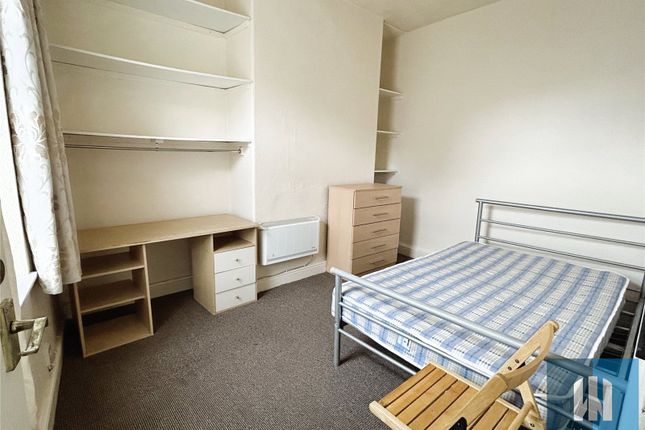 4, Malvern Road, Huddersfield photo 5