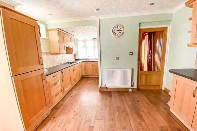 51, Featherstone Close, Nuneaton photo 3