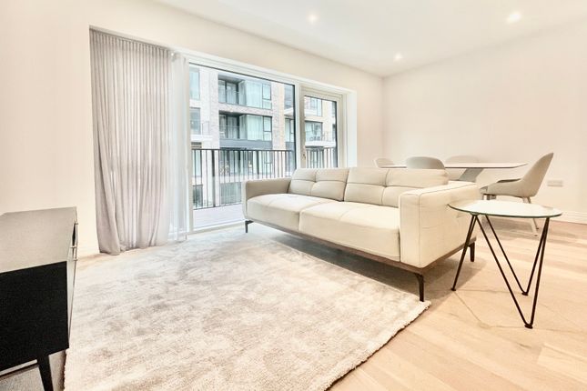 Thumbnail Flat to rent in Savoy House, London, London